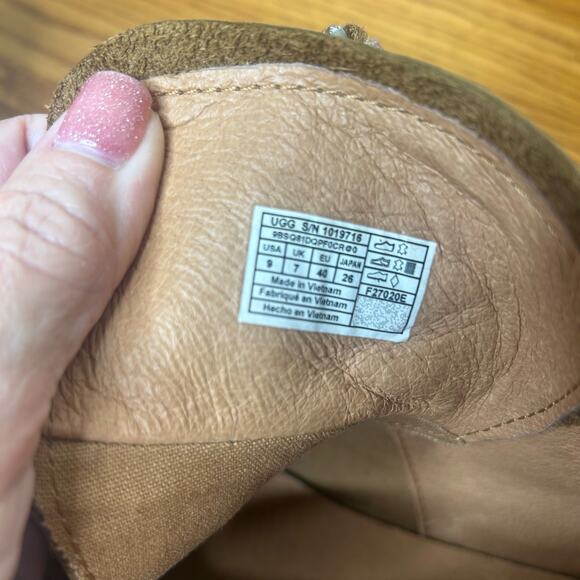 Ugg High Top Sneaker Women's Size 9 Tan Shearling Trim - Picture 12 of 15